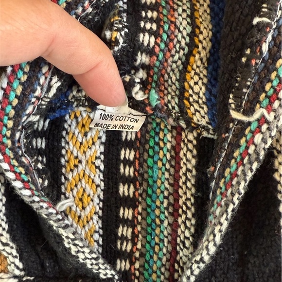 Authentic & handwoven hoodie - Picture 3 of 6